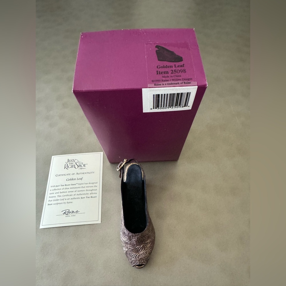 Just The Right Shoe By Raine, Item 25098, Golden Leaf, Circa 1942, COA & BOX - Picture 9 of 11